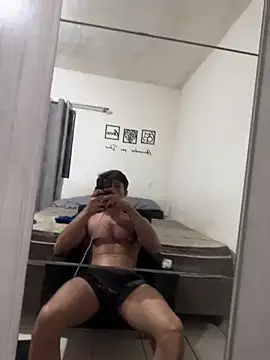 Snapshot of Gabriel25cm chatting on December 4, 2025, 2:38 pm Gabriel25cm online show from December 4, 2025, 2:38 pm