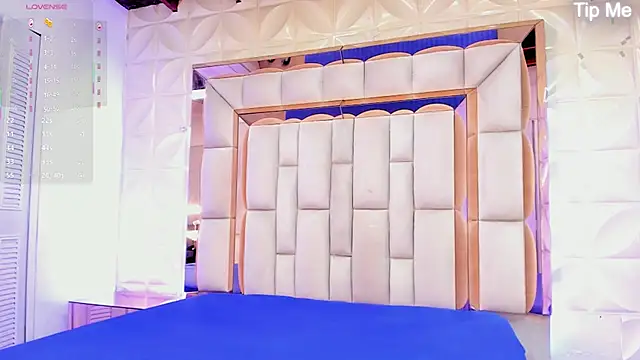 Sarah Adamss online show from November 9, 2025, 12:09 pm