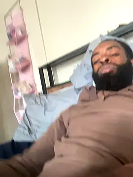 vaultclub online show from October 20, 2025, 1:22 pm