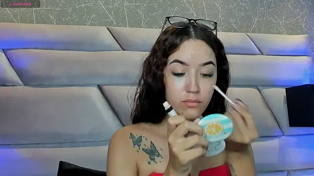 Snapshot of LilianGomez_ chatting on November 30, 2025, 3:40 am LilianGomez online show from November 30, 2025, 3:40 am