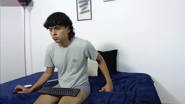 KEN PEREZ1 online show from September 28, 2025, 12:56 pm
