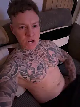 TeasySam online show from April 4, 2026, 1:34 am