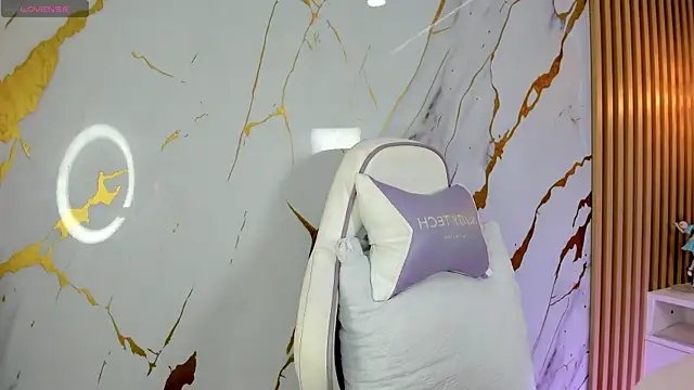 Snapshot of meridacute_ chatting on October 21, 2025, 8:08 pm meridacute online show from October 21, 2025, 8:08 pm