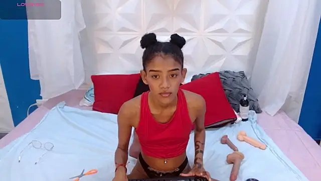 Snapshot of adisson_petite1 chatting on December 3, 2025, 6:18 pm adisson petite1 online show from December 3, 2025, 6:18 pm