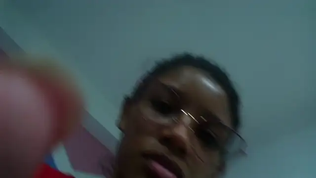 Snapshot of adisson_petite1 chatting on October 14, 2025, 5:24 pm adisson petite1 online show from October 14, 2025, 5:24 pm