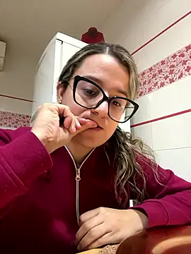 katiaa lovv online show from January 15, 2026, 6:22 pm