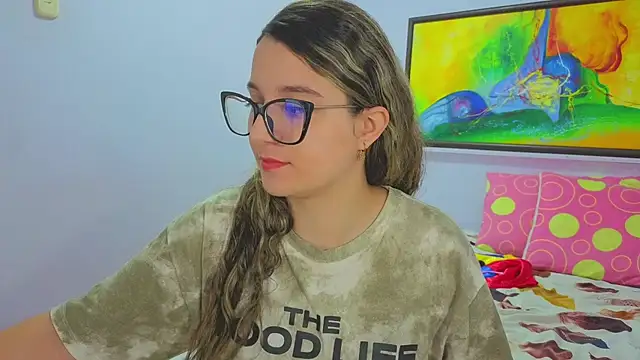 Snapshot of katiaa_lovv chatting on June 18, 2026, 12:10 pm katiaa lovv online show from June 18, 2026, 12:10 pm