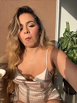 Snapshot of itsdanividarte chatting on October 16, 2025, 9:45 pm itsdanividarte online show from October 16, 2025, 9:45 pm