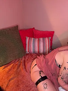 DesertLuxe online show from January 9, 2026, 4:41 am