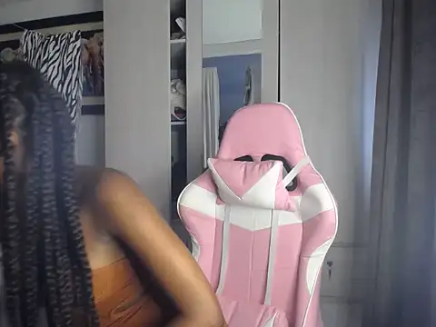 Nahomyyy online show from February 27, 2026, 7:14 pm