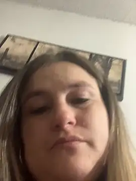 Snapshot of BuzzBunni69 chatting on November 28, 2025, 8:14 am BuzzBunni69 online show from November 28, 2025, 8:14 am