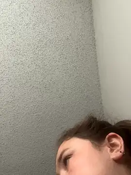 Snapshot of BuzzBunni69 chatting on October 18, 2025, 2:19 pm BuzzBunni69 online show from October 18, 2025, 2:19 pm