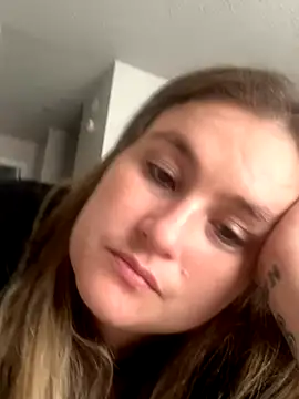 Snapshot of BuzzBunni69 chatting on November 15, 2025, 5:39 pm BuzzBunni69 online show from November 15, 2025, 5:39 pm