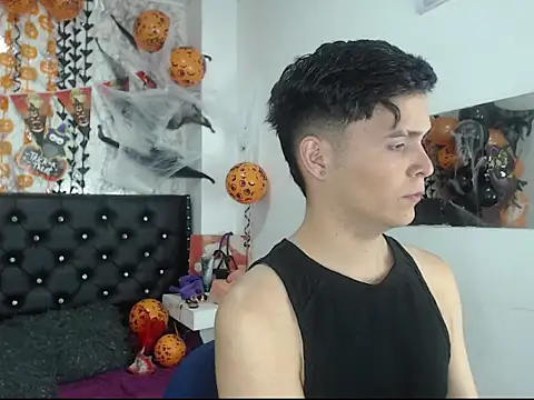 Snapshot of Aaron_Foxxx chatting on October 15, 2025, 9:56 pm Aaron Foxxx online show from October 15, 2025, 9:56 pm