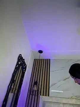 Honey noir online show from January 7, 2026, 7:19 pm