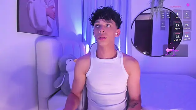 Snapshot of lion_stone chatting on October 3, 2025, 9:16 pm lion stone online show from October 3, 2025, 9:16 pm