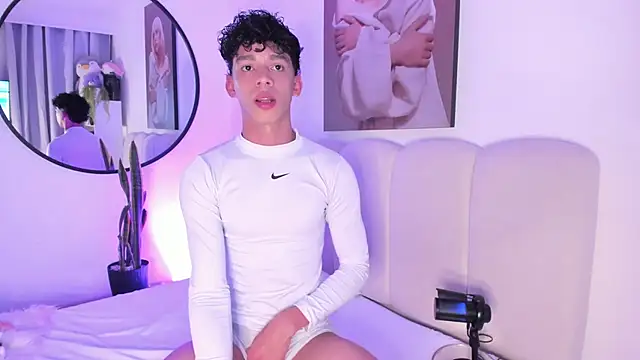 Snapshot of lion_stone chatting on September 30, 2025, 2:39 am lion stone online show from September 30, 2025, 2:39 am