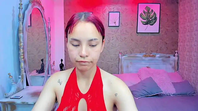 Snapshot of Megane_whitte chatting on November 3, 2025, 7:28 pm Megane whitte online show from November 3, 2025, 7:28 pm