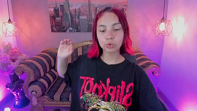 Snapshot of Megane_whitte chatting on November 17, 2025, 8:57 pm Megane whitte online show from November 17, 2025, 8:57 pm