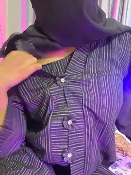 Snapshot of Lisa_afreen chatting on October 25, 2025, 5:46 pm Lisa afreen online show from October 25, 2025, 5:46 pm