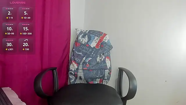 Snapshot of parysmoore chatting on November 12, 2025, 12:59 am parysmoore online show from November 12, 2025, 12:59 am