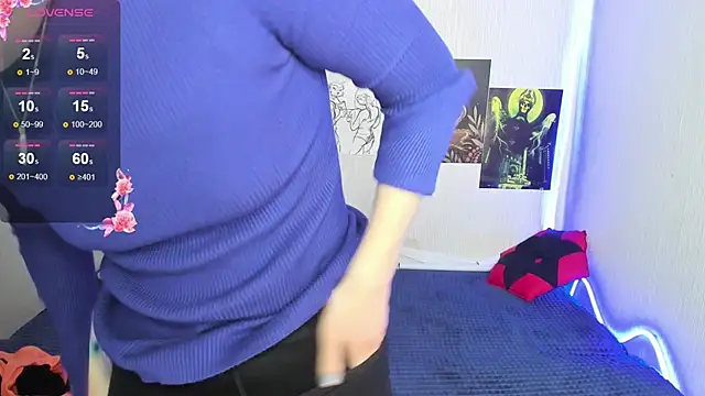 Cattie w  online show from December 17, 2025, 1:10 am