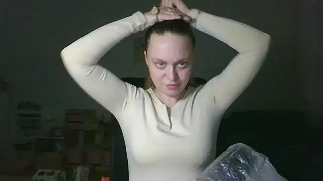 Cynoraye online show from March 11, 2026, 8:14 pm