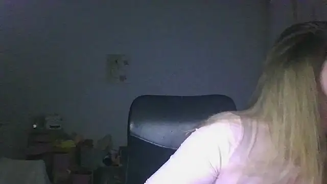 Cynoraye online show from March 22, 2026, 9:27 pm