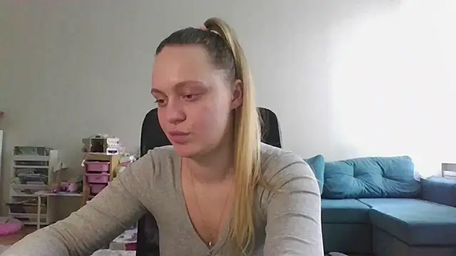 Cynoraye online show from March 4, 2026, 2:25 pm