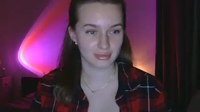 Lorivess online show from February 6, 2026, 9:11 pm