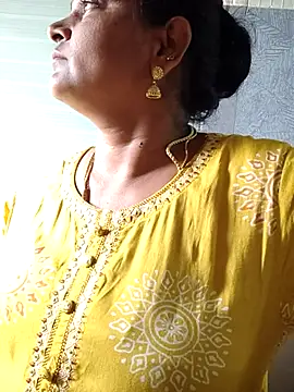 navyasree143 online show from October 27, 2025, 4:46 am