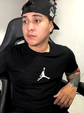 Snapshot of loki32men chatting on October 31, 2025, 4:20 am loki32men online show from October 31, 2025, 4:20 am