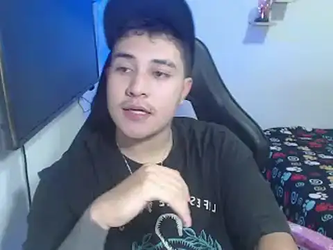 Snapshot of loki32men chatting on October 11, 2025, 5:19 am loki32men online show from October 11, 2025, 5:19 am