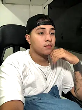 Snapshot of loki32men chatting on October 14, 2025, 3:18 am loki32men online show from October 14, 2025, 3:18 am