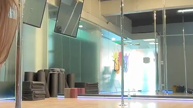 Roriann online show from February 25, 2026, 10:26 am