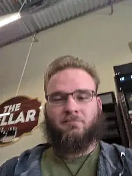 Snapshot of bear8t chatting on April 22, 2026, 4:47 pm bear8t online show from April 22, 2026, 4:47 pm