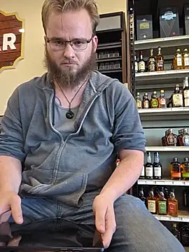 Snapshot of bear8t chatting on May 12, 2026, 9:43 pm bear8t online show from May 12, 2026, 9:43 pm