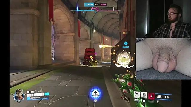 Snapshot of bear8t chatting on November 8, 2025, 6:55 pm bear8t online show from November 8, 2025, 6:55 pm