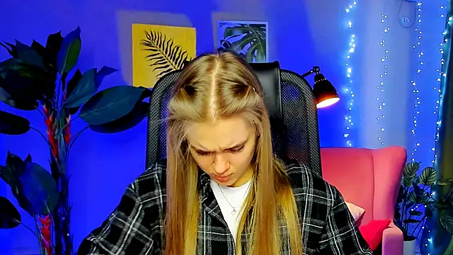 JuneWoods online show from January 14, 2026, 8:29 am