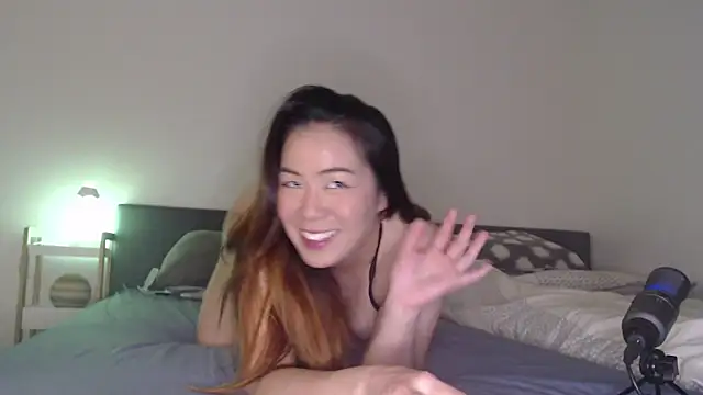 Snapshot of blueburrypie chatting on October 14, 2025, 12:50 pm blueburrypie online show from October 14, 2025, 12:50 pm