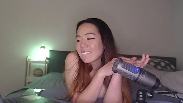 Snapshot of blueburrypie chatting on October 15, 2025, 1:41 pm blueburrypie online show from October 15, 2025, 1:41 pm