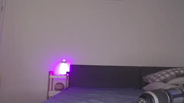 Snapshot of blueburrypie chatting on October 20, 2025, 1:22 pm blueburrypie online show from October 20, 2025, 1:22 pm