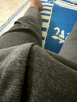 Snapshot of 0Mid00 chatting on October 9, 2025, 9:54 am 0Mid00 online show from October 9, 2025, 9:54 am