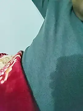 Snapshot of desiyouth94 chatting on December 5, 2025, 1:10 pm desiyouth94 online show from December 5, 2025, 1:10 pm