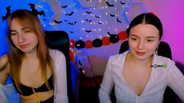 Snapshot of leslie_bird chatting on October 30, 2025, 11:19 am leslie bird online show from October 30, 2025, 11:19 am