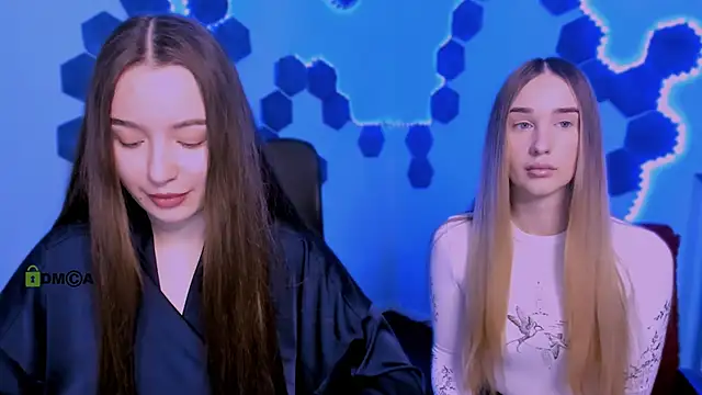 Snapshot of leslie_bird chatting on December 16, 2025, 10:08 am leslie bird online show from December 16, 2025, 10:08 am