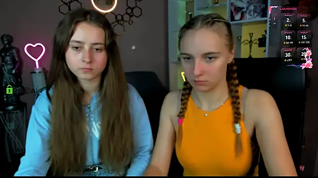 Snapshot of rebecca_smile chatting on October 17, 2025, 12:40 pm rebecca smile online show from October 17, 2025, 12:40 pm