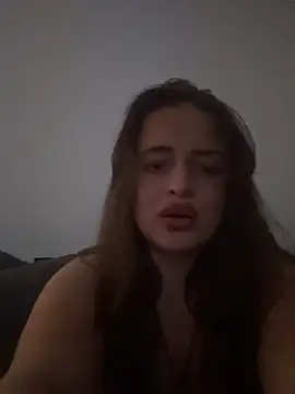 Snapshot of Roxy_30 chatting on October 24, 2025, 7:13 pm Roxy 30 online show from October 24, 2025, 7:13 pm