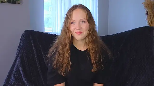 PillowMoans online show from October 6, 2025, 7:20 am