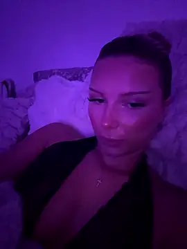 blondeeee online show from January 7, 2026, 5:07 pm